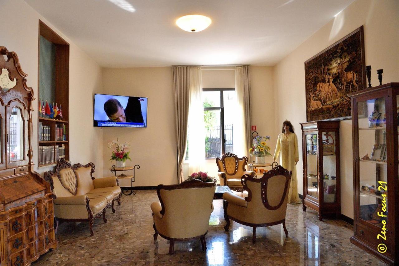 Hotel San Benedetto Пескьера-дель-Гарда Экстерьер фото