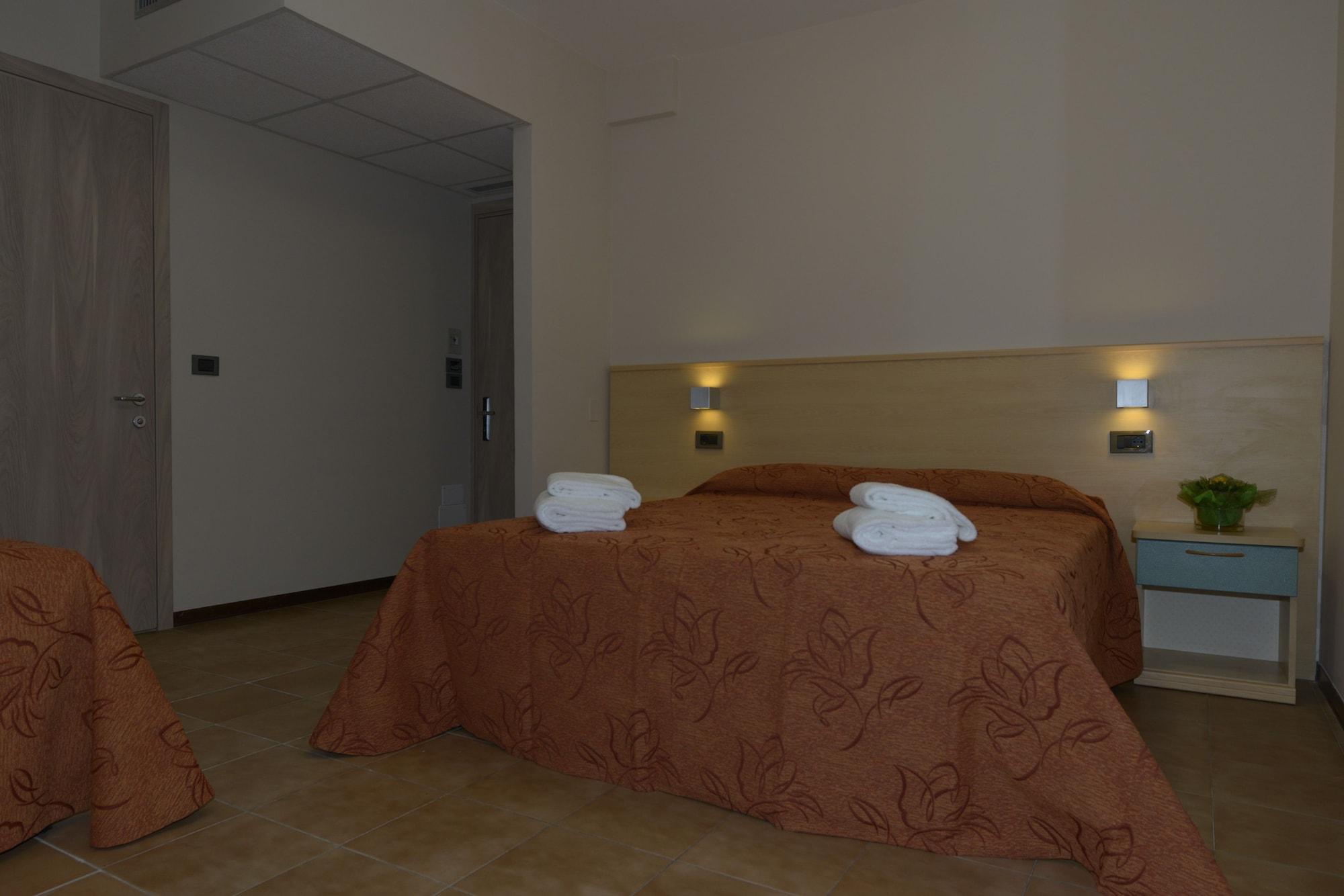 Hotel San Benedetto Пескьера-дель-Гарда Экстерьер фото