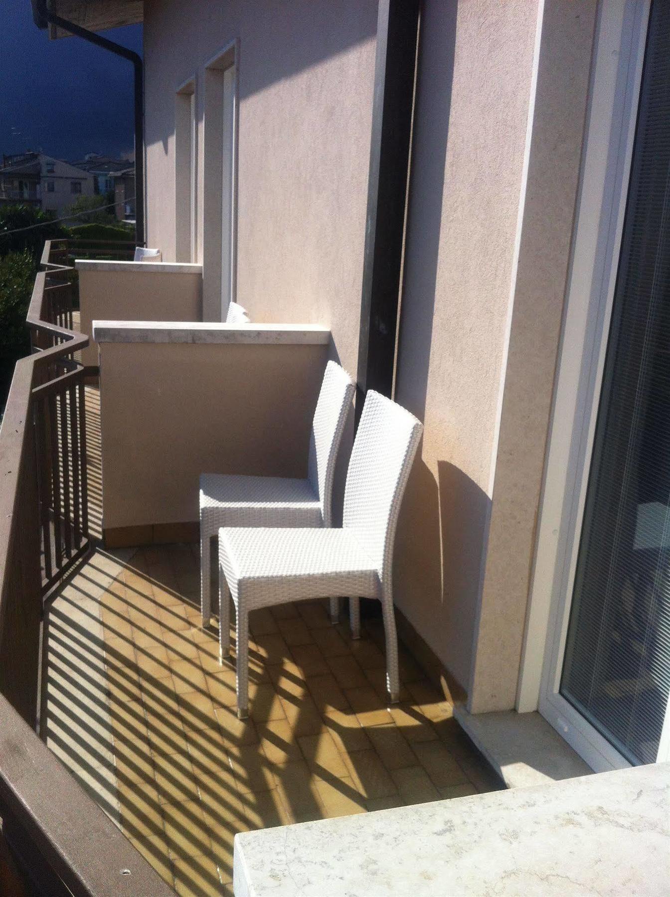 Hotel San Benedetto Пескьера-дель-Гарда Экстерьер фото