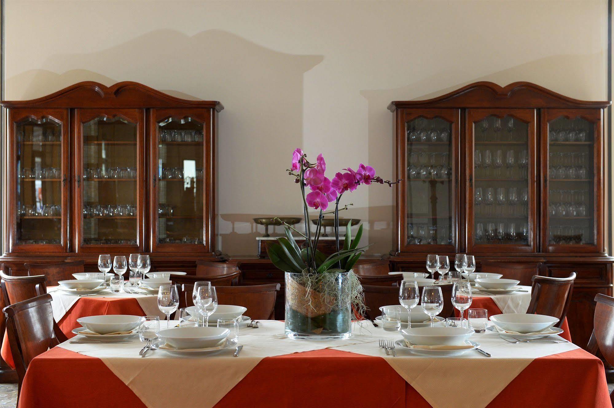 Hotel San Benedetto Пескьера-дель-Гарда Экстерьер фото